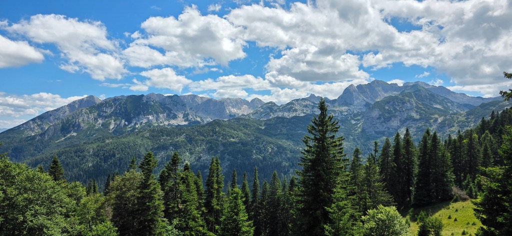 3 nap Montenegróban: tengerpart és hegycsúcsok egy&nbsp;kisiskolással